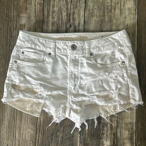 AMERICAN EAGLE OUTFITTERS HI-RISE STRECH JEAN SHORTS, 6 - Picture 1 of 12